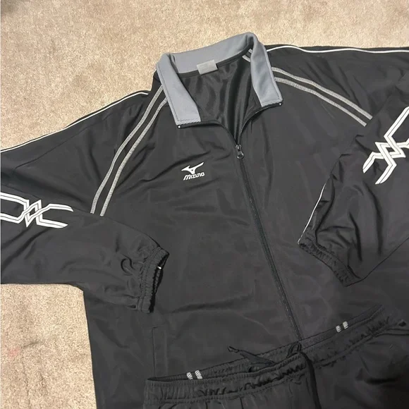 Mizuno Black Track Suit Set Men’s Large Athletic Jacket & Pants Warm Up Jogger! - Picture 6 of 7